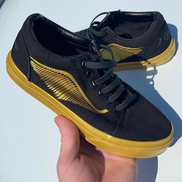 Harry Potter x Old Skool 'Golden Snitch' - Picture 1 of 7